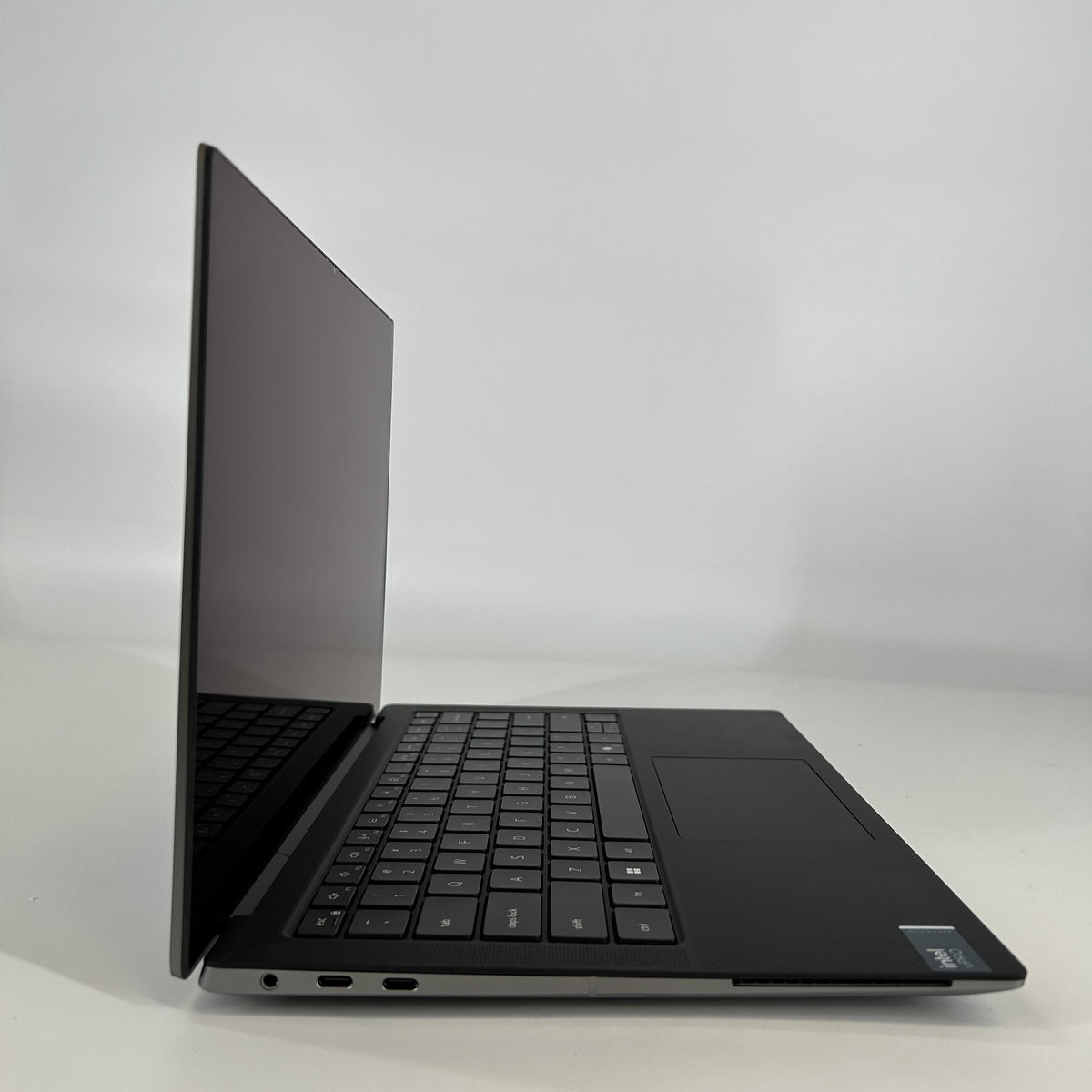 Dell Precision 5490 14 Gray 3.8 GHz Intel Core Ultra 7 32GB RAM 512GB Solid State Drive NVIDIA RTX 1000 Ada 6 GB