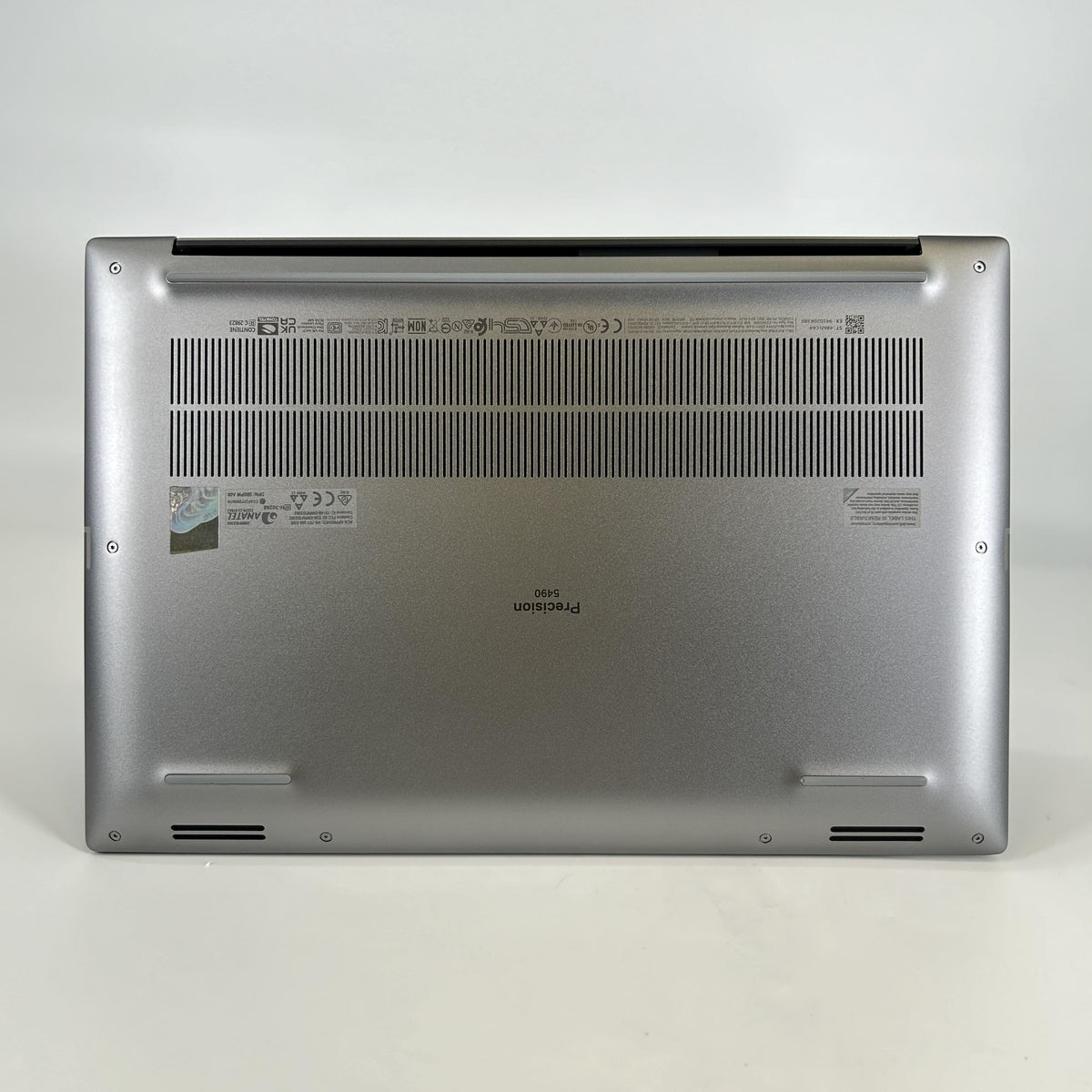 Dell Precision 5490 14 Gray 3.8 GHz Intel Core Ultra 7 32GB RAM 512GB Solid State Drive NVIDIA RTX 1000 Ada 6 GB