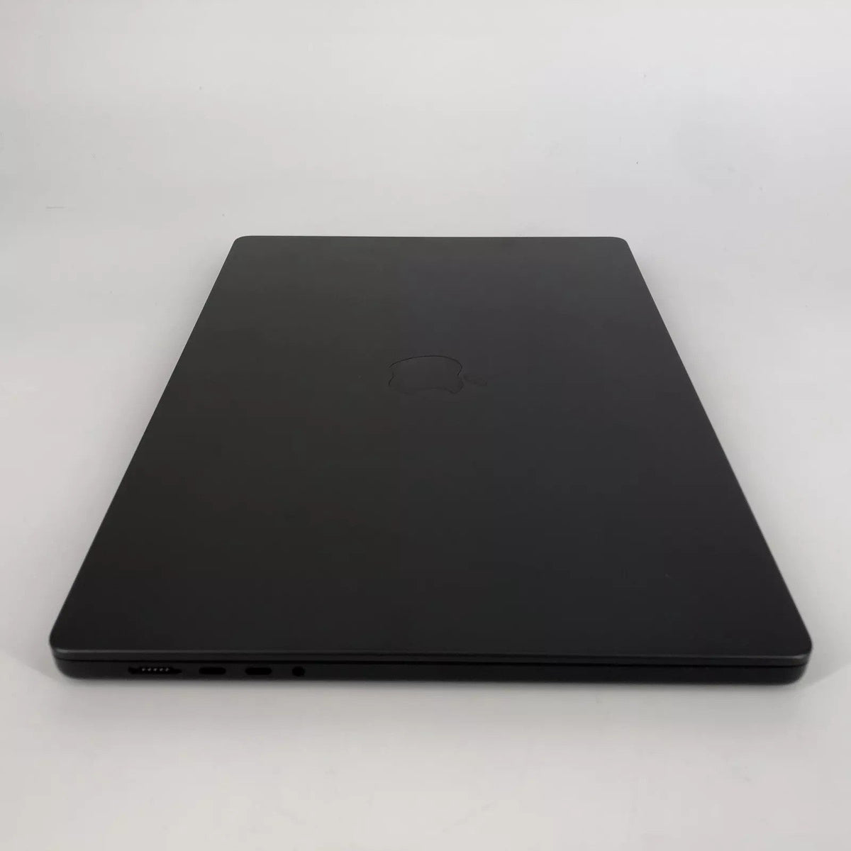 Apple MacBook Pro 16 2026 Space Black M5 Pro 18-Core CPU 48GB Unified Memory 2TB Solid State Drive 20-Core GPU
