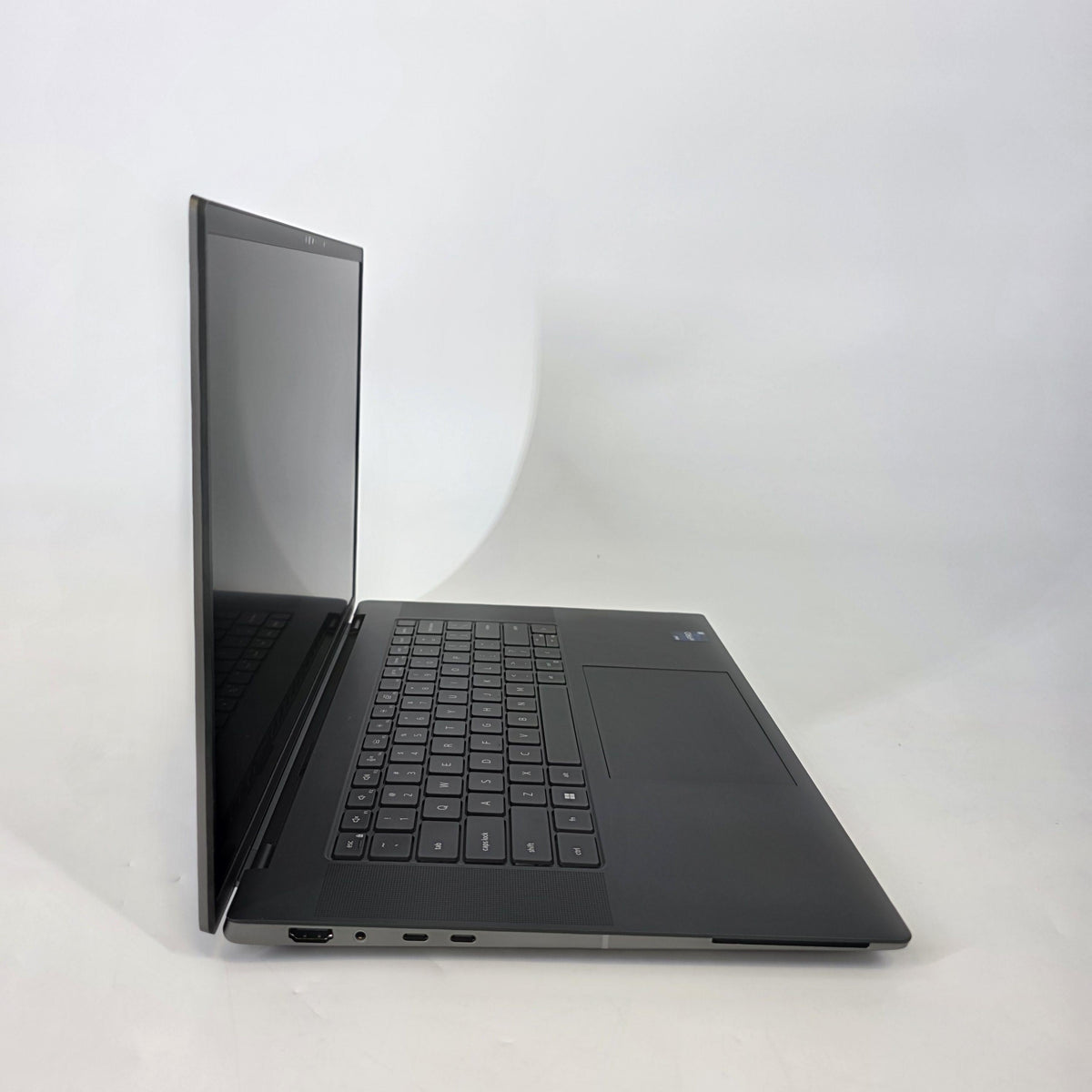 Dell Precision 5680 16 Gray 2.5 GHz Intel Core i7 13th Gen. 16GB RAM 256GB Solid State Drive NVIDIA RTX A1000 6 GB