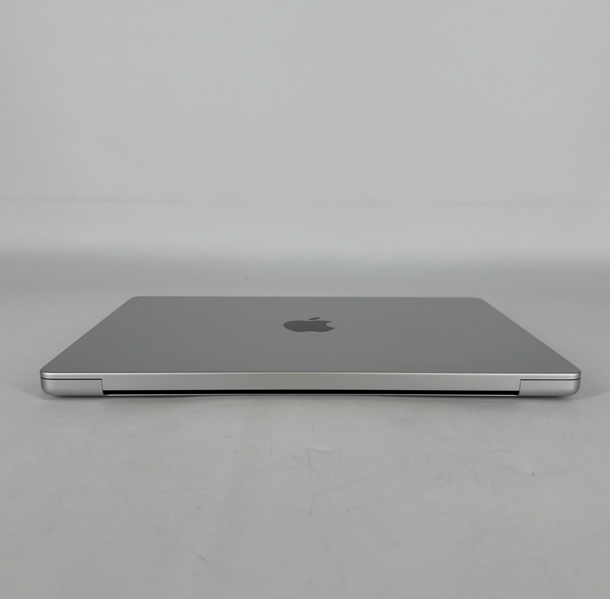 Apple MacBook Pro 14 2025 Silver M5 Pro 15-Core CPU 48GB Unified Memory 2TB Solid State Drive 16-Core GPU