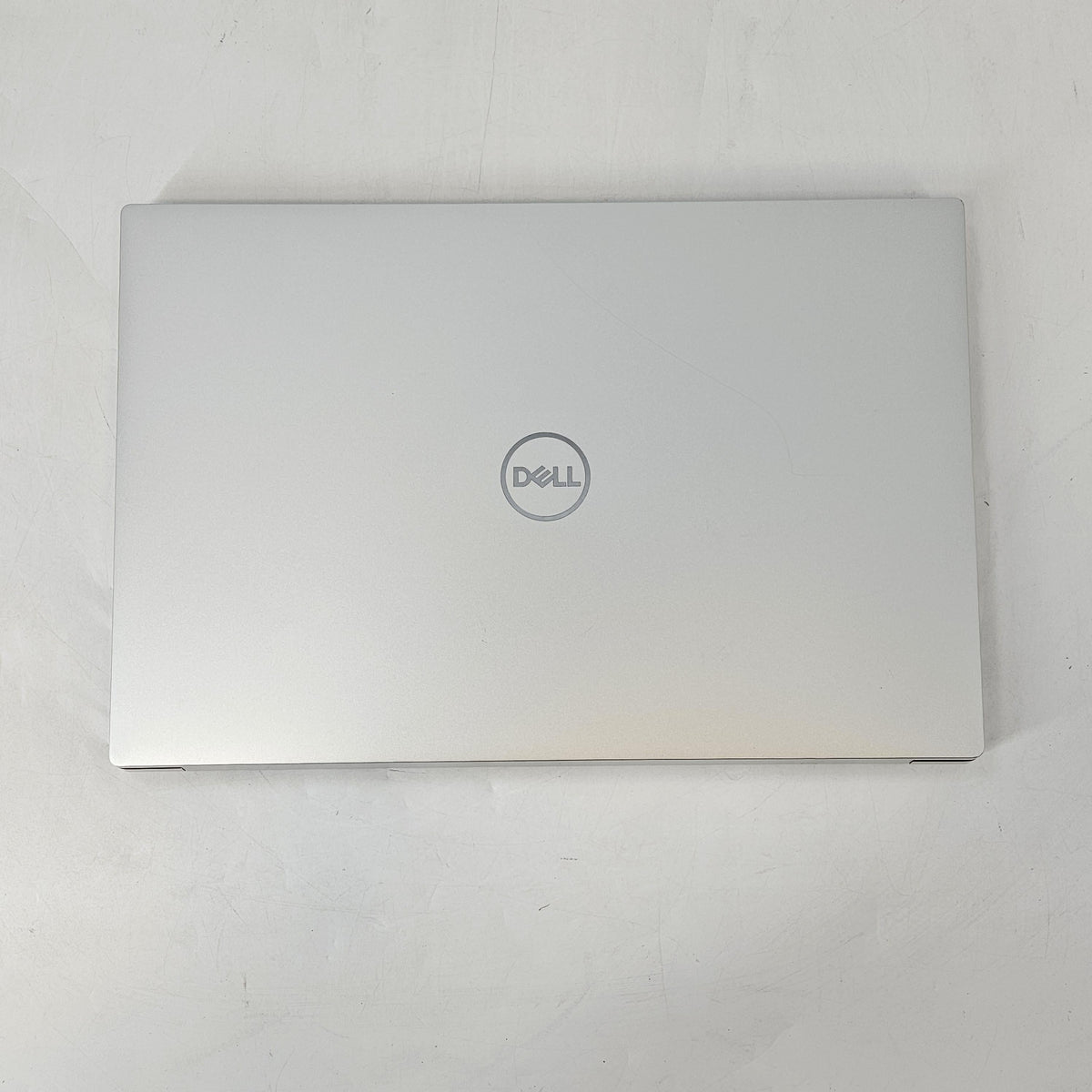 Dell XPS 15 9520 Silver 2.3 GHz Intel Core i7 12th Gen. 16GB RAM 512GB Solid State Drive NVIDIA GeForce RTX 3050 Ti 4 GB