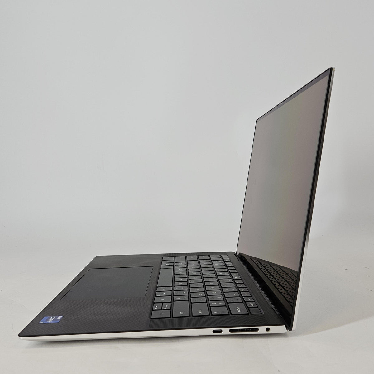 Dell XPS 15 9520 Silver 2.3 GHz Intel Core i7 12th Gen. 16GB RAM 512GB Solid State Drive NVIDIA GeForce RTX 3050 Ti 4 GB