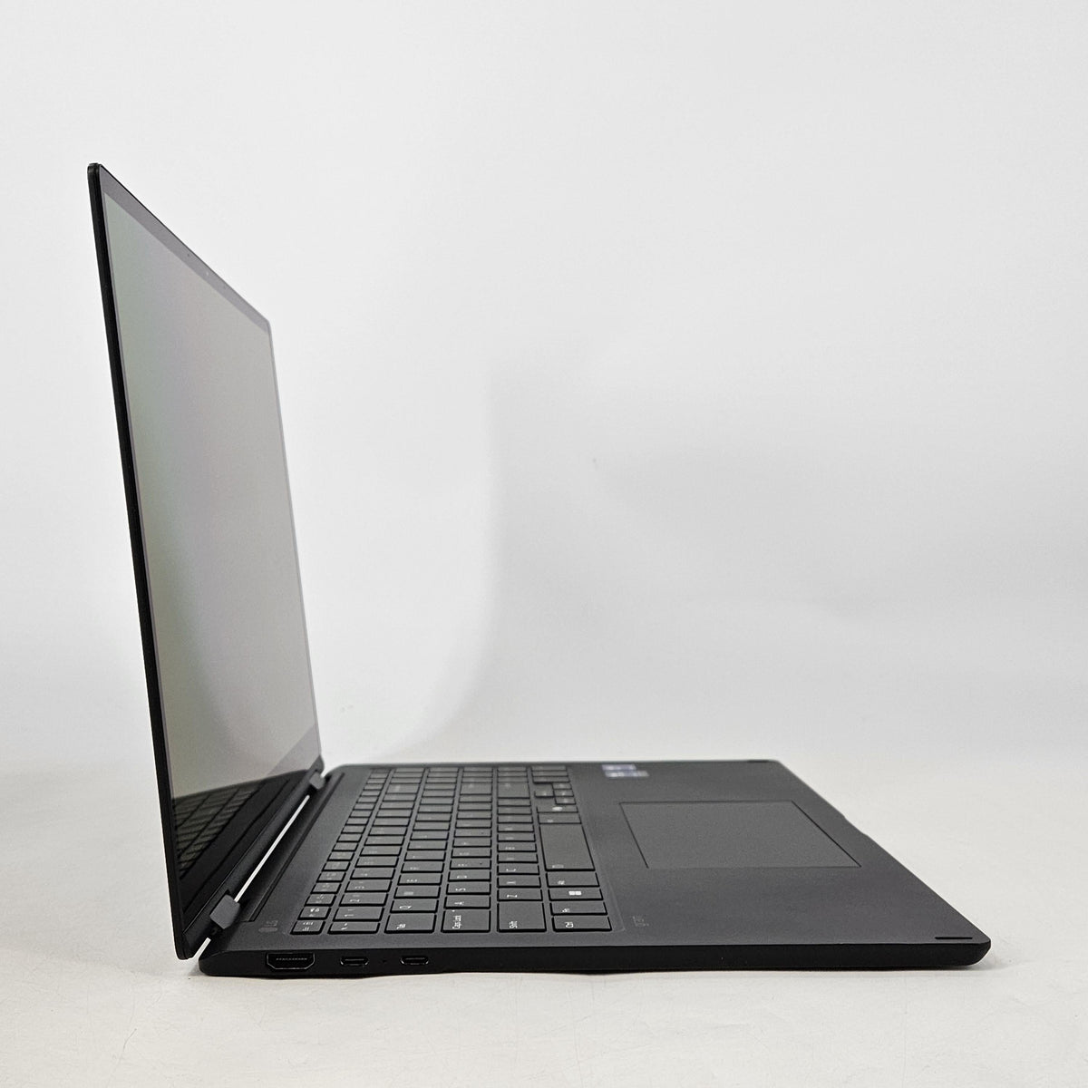 LG Gram Pro 16 (2-in-1) Black 2.0 GHz Intel Core Ultra 7 Series 2 32GB RAM 1TB Solid State Drive 1TB Solid State Drive