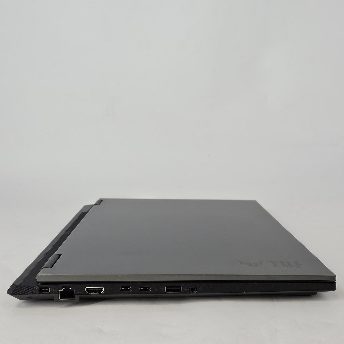 TUF A16 16 Jaeger Gray 4.0 GHz AMD Ryzen 9 270 32GB RAM 1TB Solid State Drive NVIDIA GeForce RTX 5070 8 GB