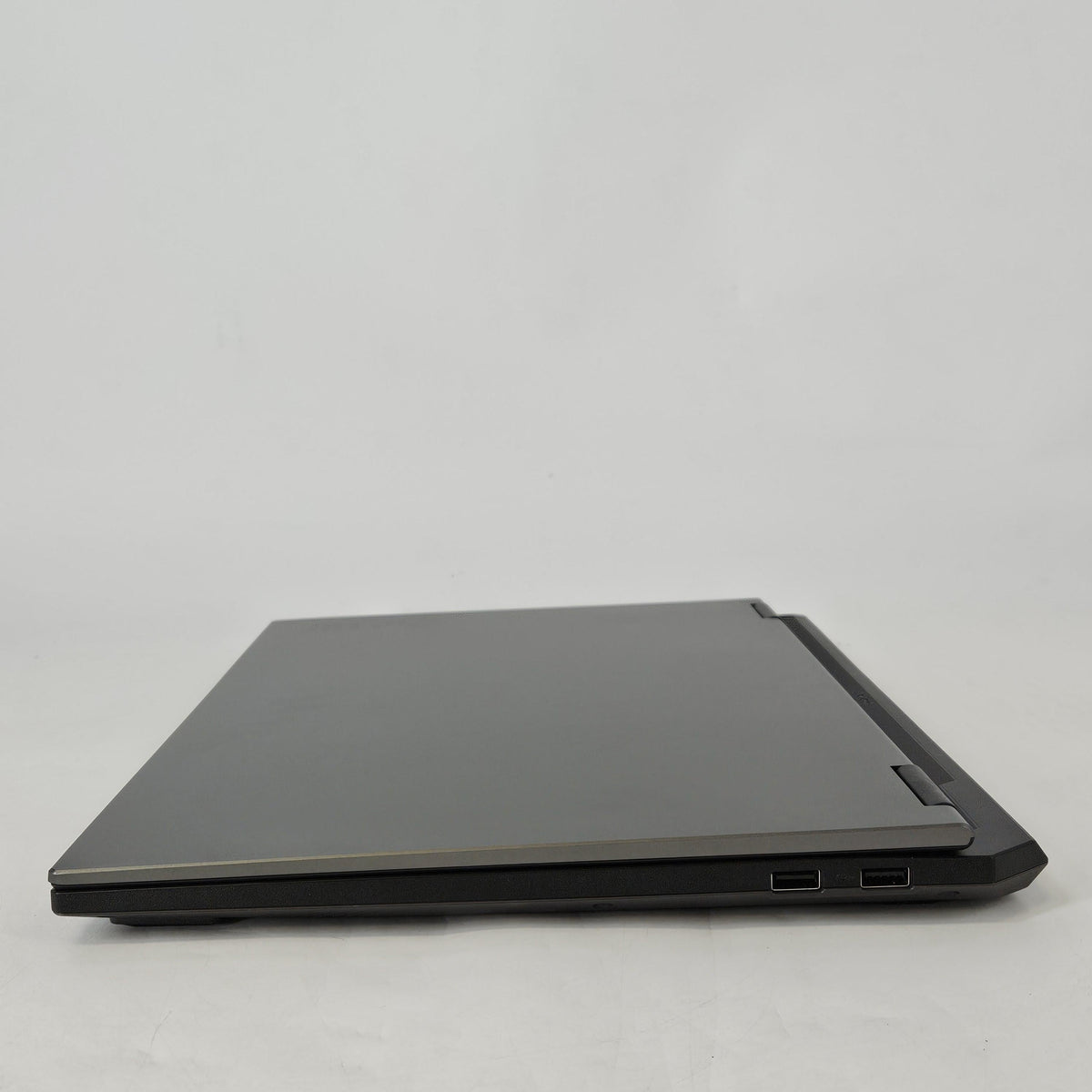 TUF A16 16 Jaeger Gray 4.0 GHz AMD Ryzen 9 270 32GB RAM 1TB Solid State Drive NVIDIA GeForce RTX 5070 8 GB