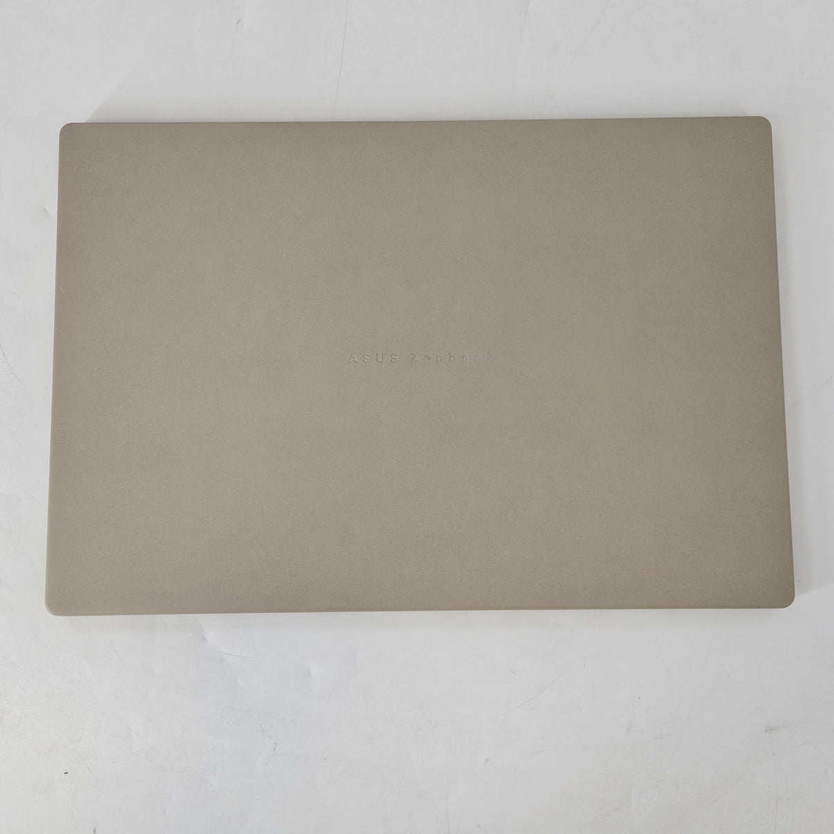 Asus Zenbook A 16 Zabriskie Beige 4.4 GHz Qualcomm Snapdragon X2 Elite Extreme 48GB RAM 1TB Solid State Drive