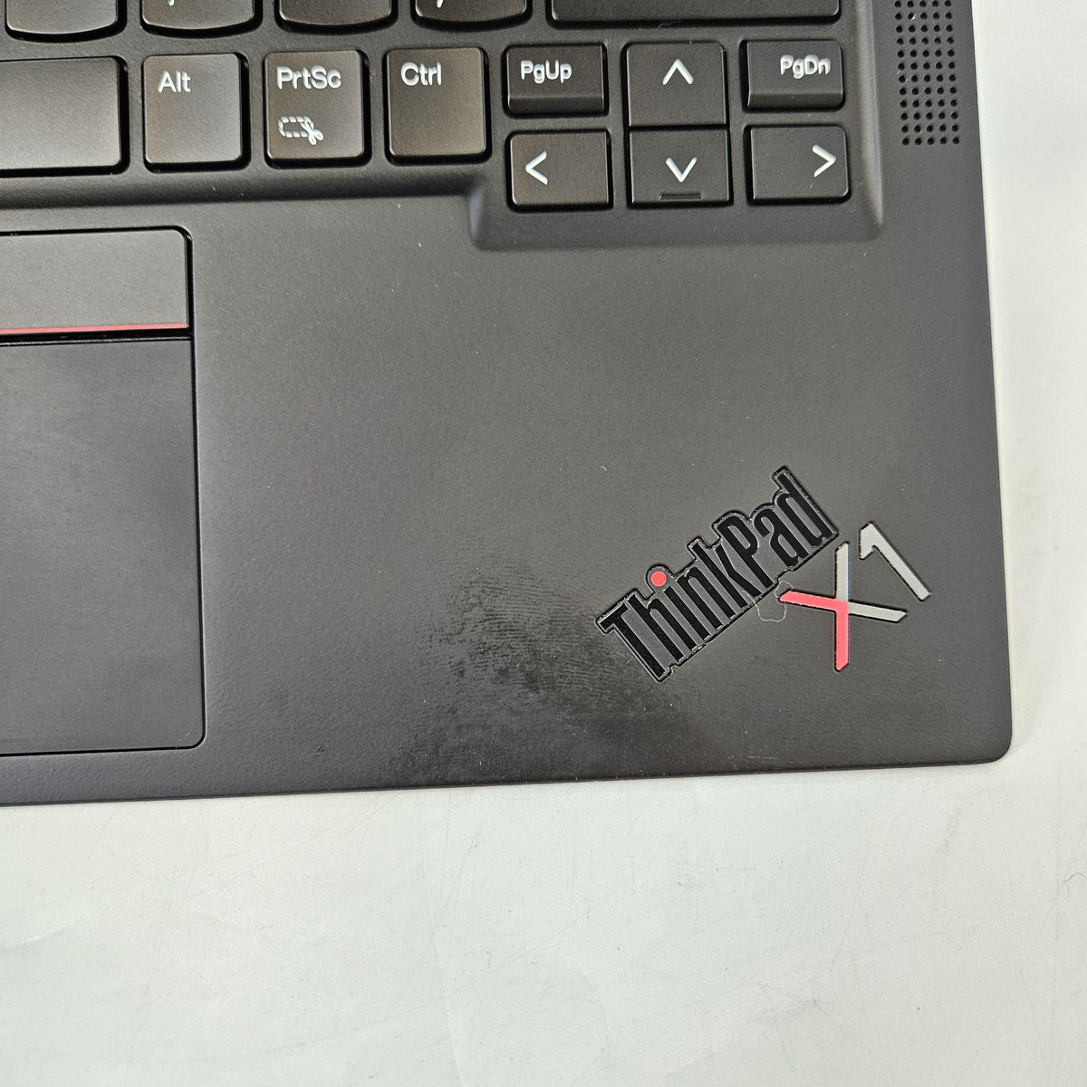 Lenovo ThinkPad X1 Carbon Gen 10 14 Black 1.8 GHz Intel Core i7 12th Gen. 16GB RAM 512GB Solid State Drive