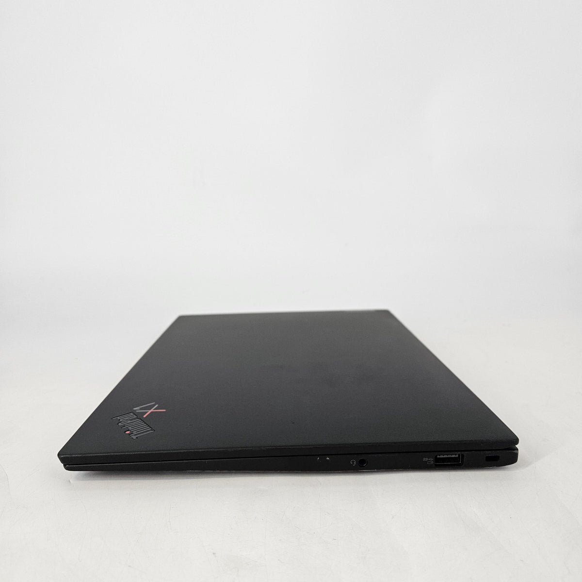 Lenovo ThinkPad X1 Carbon Gen 10 14 Black 1.8 GHz Intel Core i7 12th Gen. 16GB RAM 512GB Solid State Drive