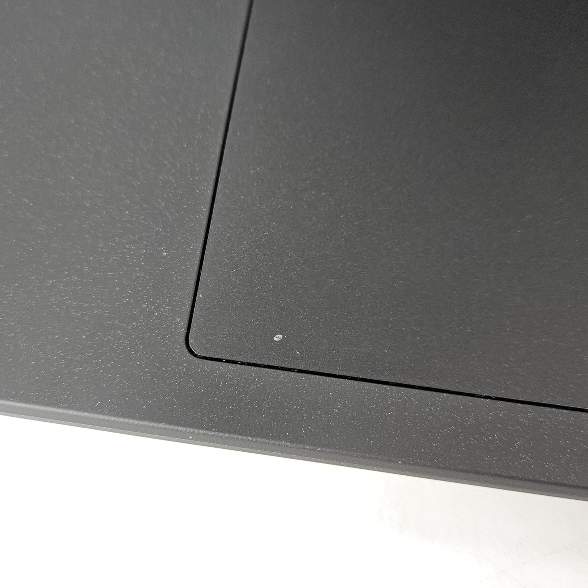 Alienware M18 R1 Black 2.2 GHz Intel Core i9 13th Gen. 32GB RAM 4TB Solid State Drive 2TB Solid State Drive NVIDIA GeForce RTX 4080 12 GB