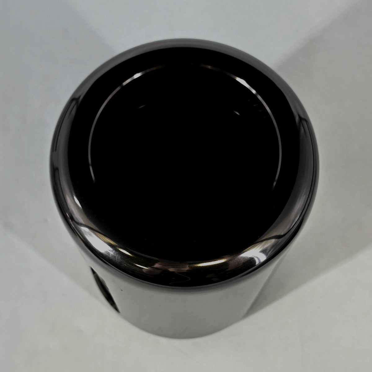 Mac Pro Late 2013 Black 3.5 GHz 6-Core Intel Xeon E5 128GB RAM 1TB Solid State Drive AMD FirePro D500 3 GB