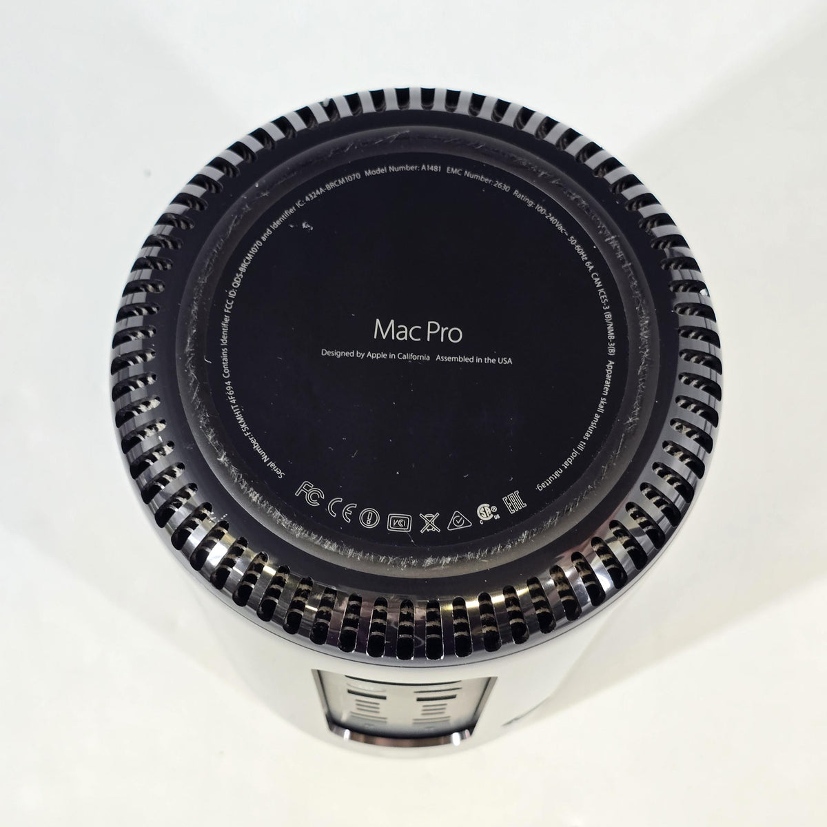 Mac Pro Late 2013 Black 3.5 GHz 6-Core Intel Xeon E5 128GB RAM 1TB Solid State Drive AMD FirePro D500 3 GB