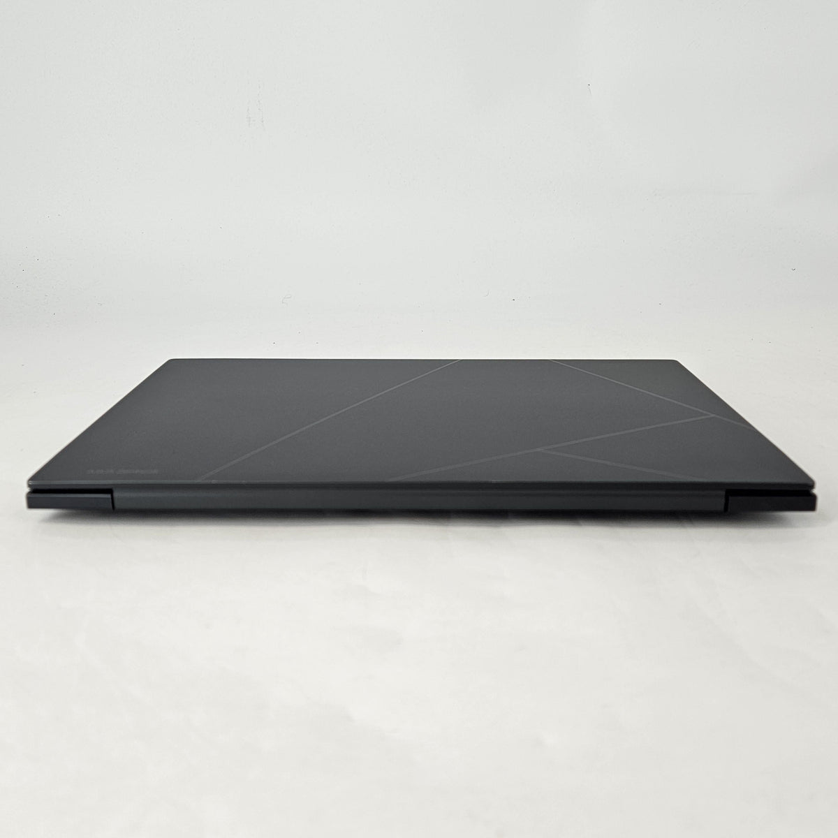 Zenbook 14X Black 2.6 GHz Intel Core i9 13th Gen. 32GB RAM 1TB Solid State Drive NVIDIA GeForce RTX 3050 4 GB
