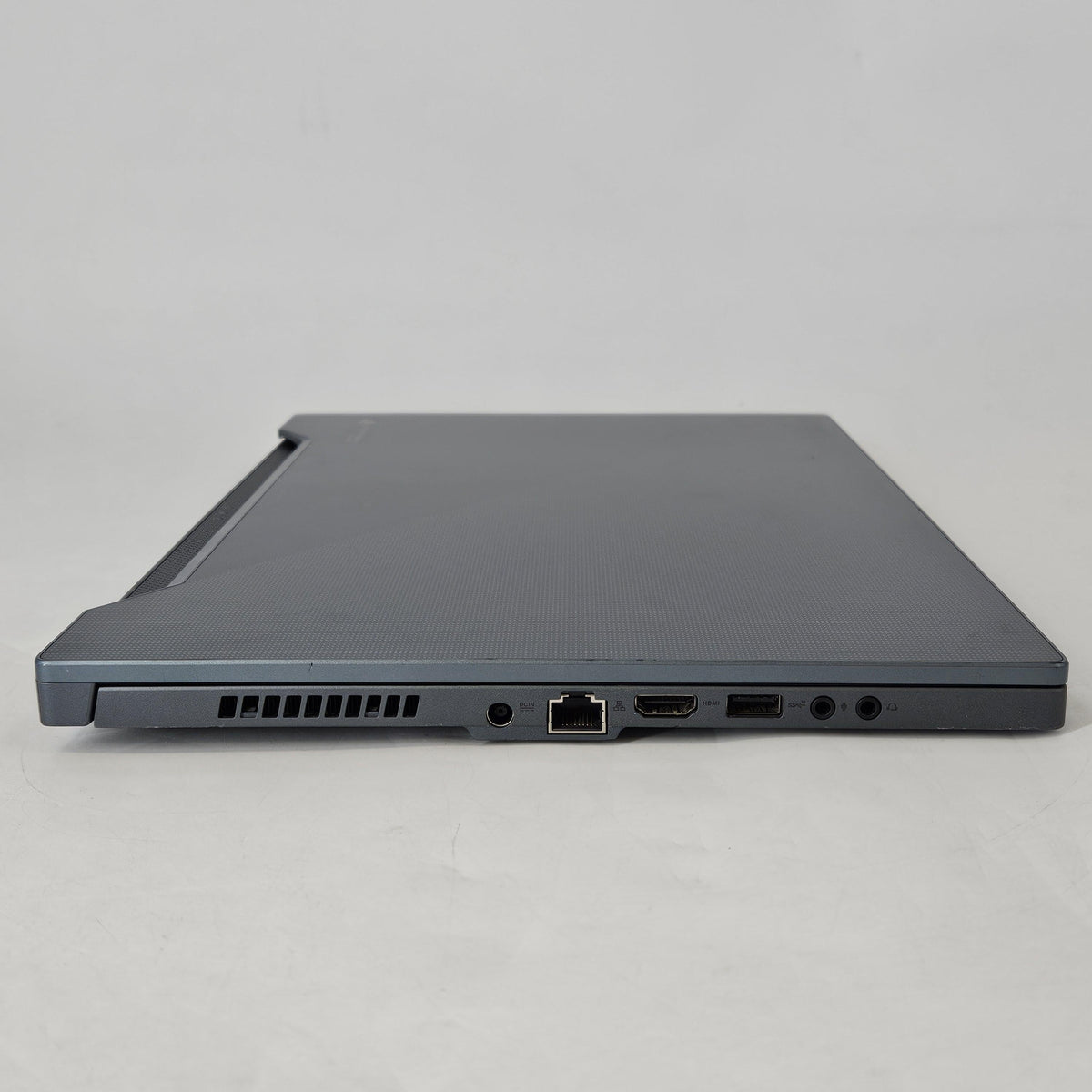 Asus ROG Zephyrus M15 GU502 15.6 Gray 2.6 GHz Intel Core i7 10th Gen. 16GB RAM 1TB Solid State Drive NVIDIA GeForce RTX 2070 8 GB