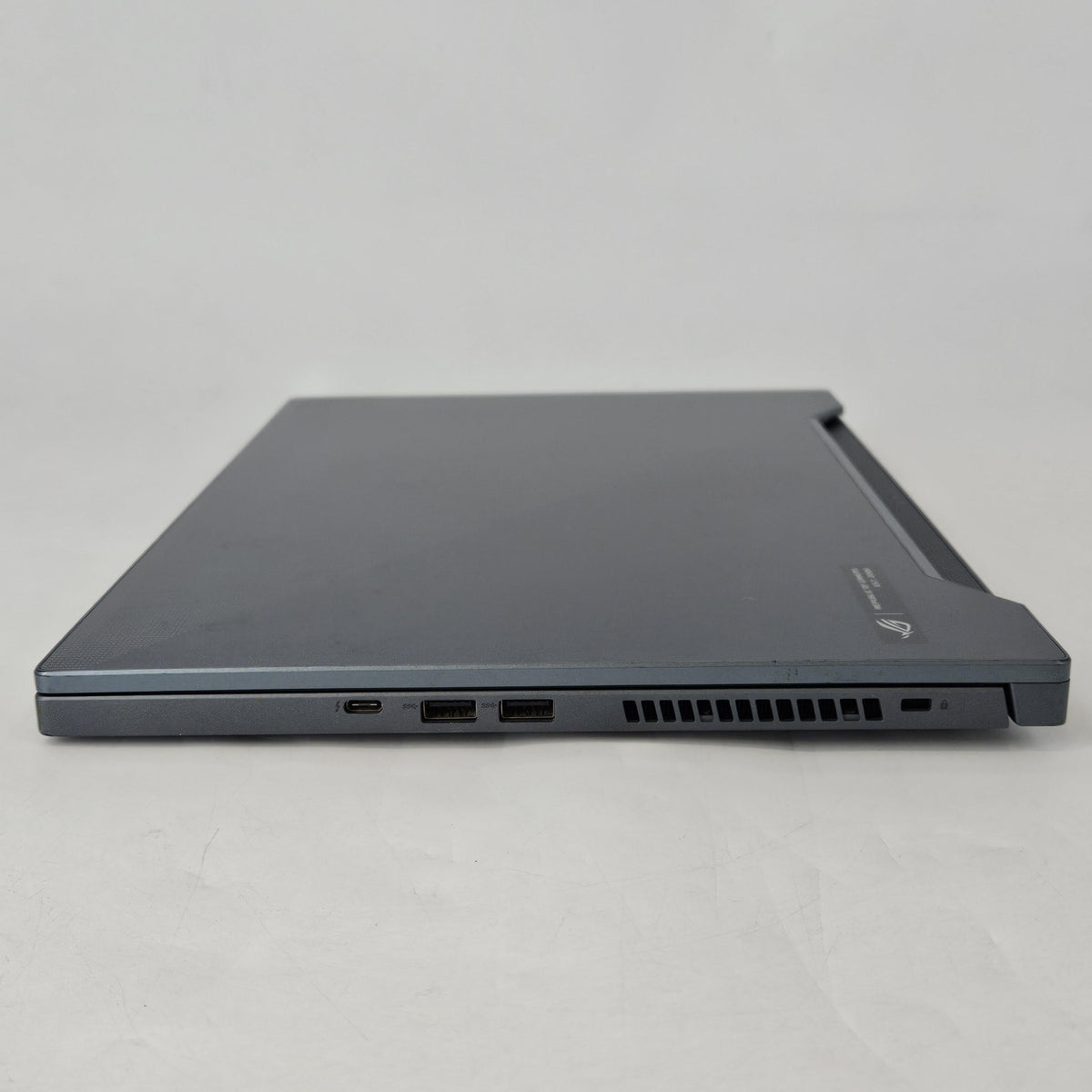 Asus ROG Zephyrus M15 GU502 15.6 Gray 2.6 GHz Intel Core i7 10th Gen. 16GB RAM 1TB Solid State Drive NVIDIA GeForce RTX 2070 8 GB