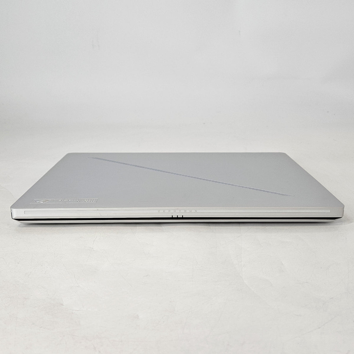ROG Zephyrus G14 GA403 14 White 2.0 GHz AMD Ryzen AI 9 HX 370 32GB RAM 1TB Solid State Drive NVIDIA GeForce RTX 5070 Ti 12 GB