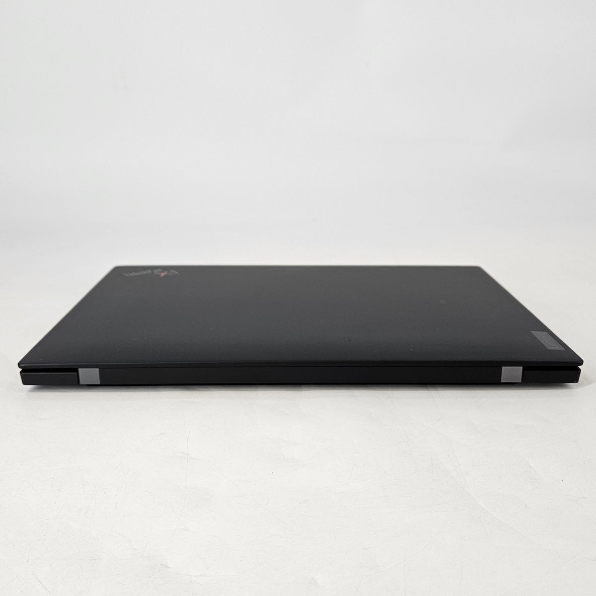 Lenovo ThinkPad X1 Carbon Gen 10 14 Gray 1.6 GHz Intel Core i5 12th Gen. 16GB RAM 256GB Solid State Drive