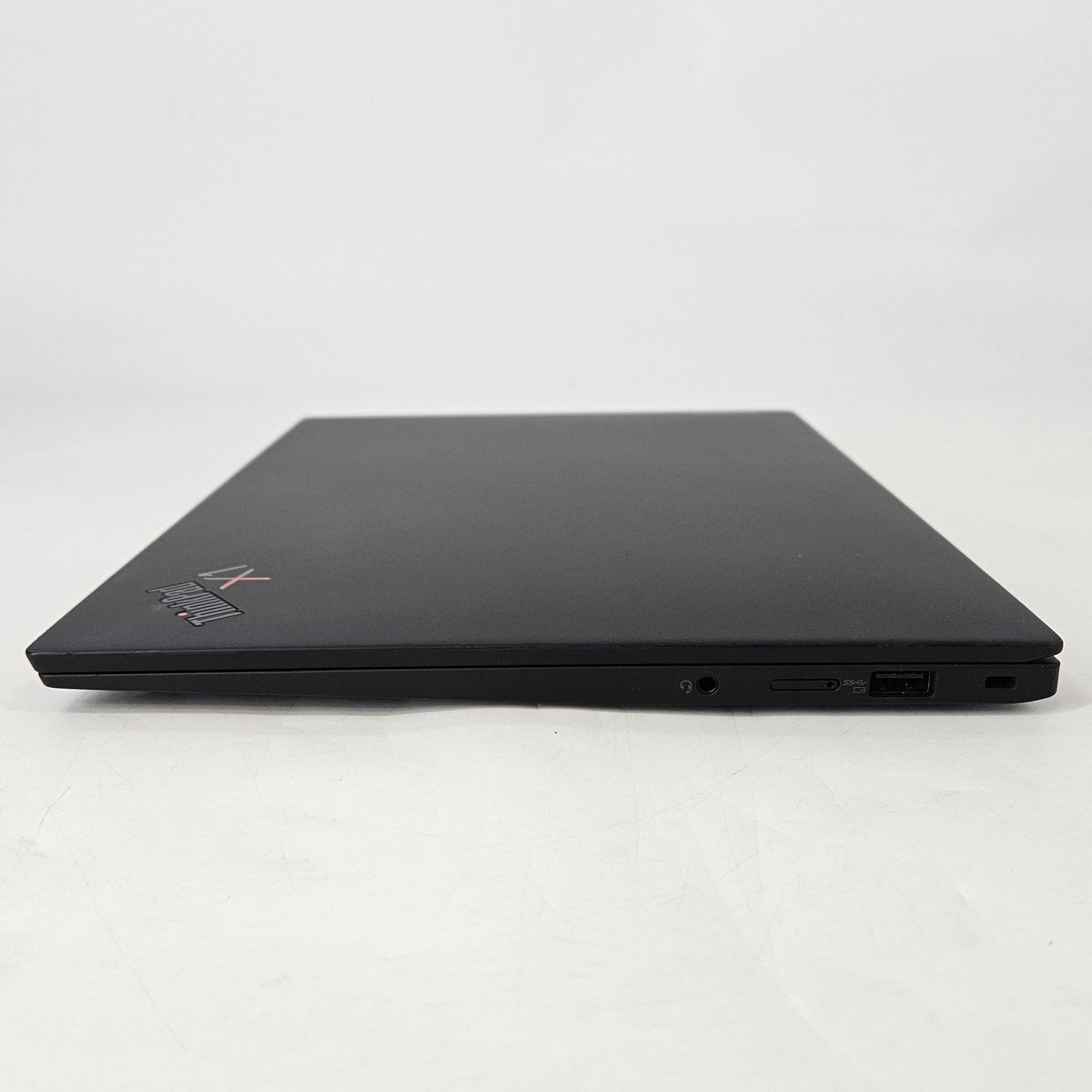 Lenovo ThinkPad X1 Carbon Gen 10 14 Gray 1.6 GHz Intel Core i5 12th Gen. 16GB RAM 256GB Solid State Drive