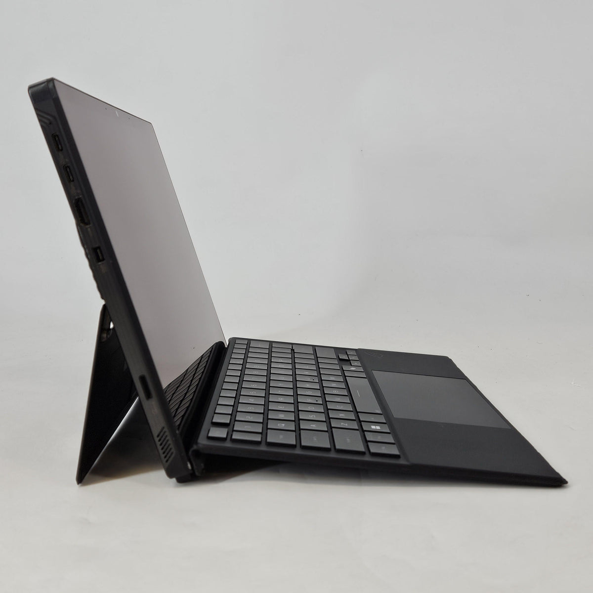 Asus ROG Flow Z13 GZ302 13.4 Black 3.2 GHz AMD Ryzen AI MAX 390 32GB RAM 1TB Solid State Drive