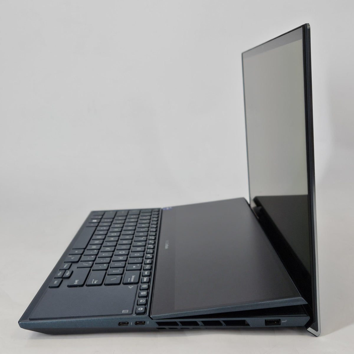 Asus Zenbook Pro Duo 15 Blue 2.5 GHz Intel Core i9 12th Gen. 32GB RAM 4TB Solid State Drive NVIDIA GeForce RTX 3060 6 GB