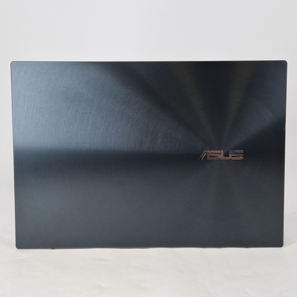 Asus Zenbook Pro Duo 15 Blue 2.5 GHz Intel Core i9 12th Gen. 32GB RAM 4TB Solid State Drive NVIDIA GeForce RTX 3060 6 GB
