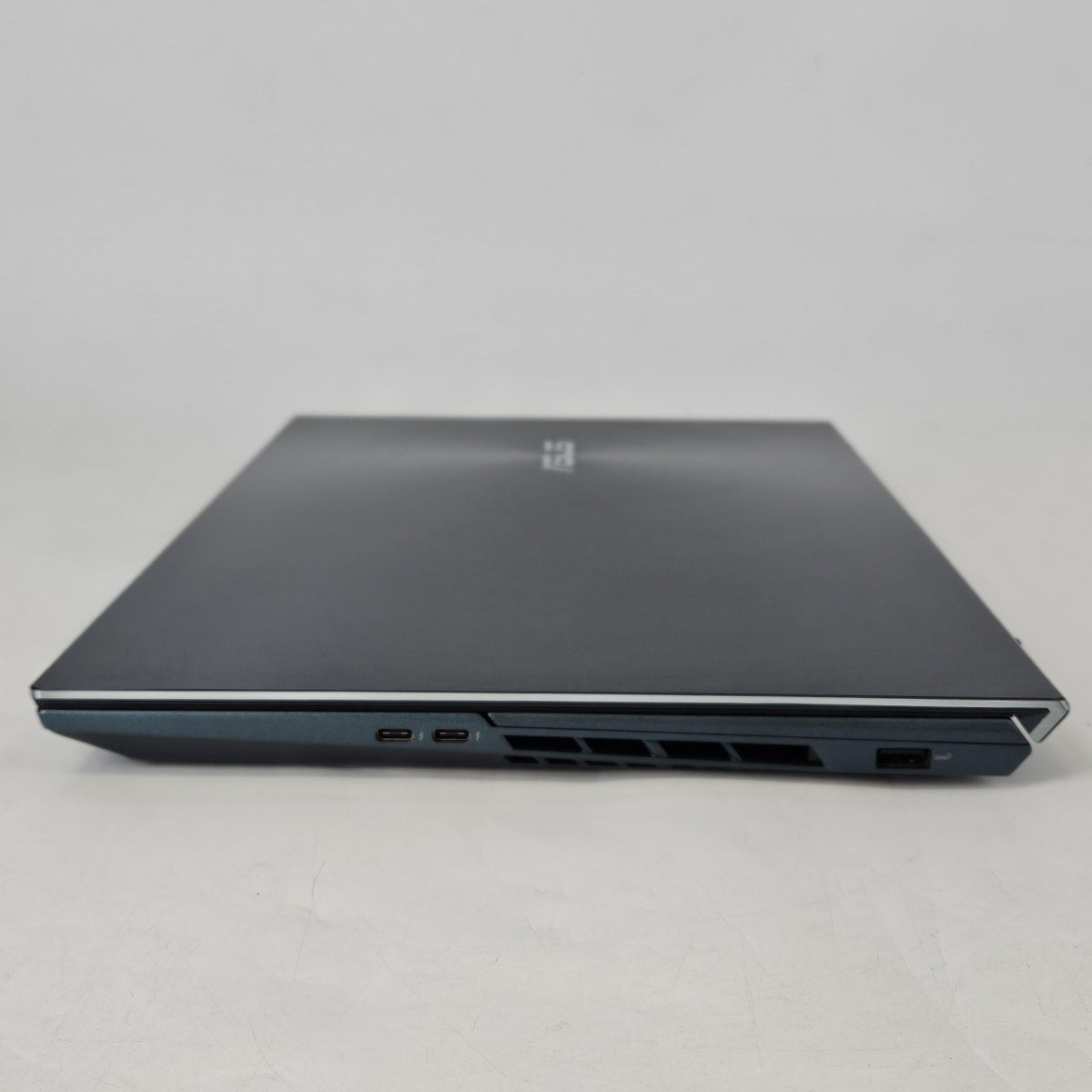 Asus Zenbook Pro Duo 15 Blue 2.5 GHz Intel Core i9 12th Gen. 32GB RAM 4TB Solid State Drive NVIDIA GeForce RTX 3060 6 GB