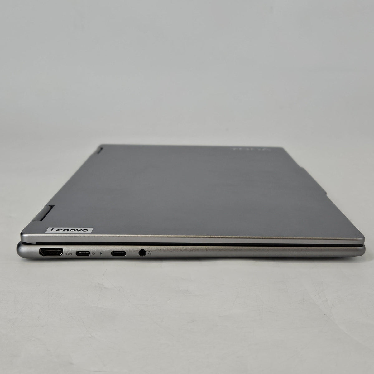Lenovo Yoga 7 14 Gray 3.3 GHz AMD Ryzen 7 8840HS 16GB RAM 1TB Solid State Drive