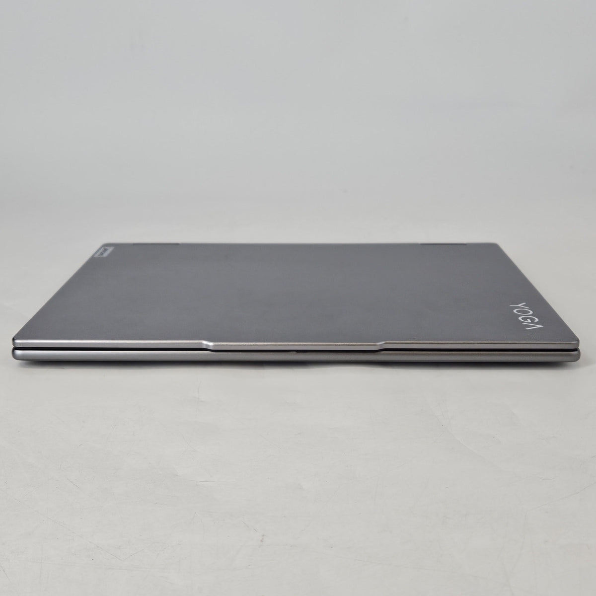 Lenovo Yoga 7 14 Gray 3.3 GHz AMD Ryzen 7 8840HS 16GB RAM 1TB Solid State Drive