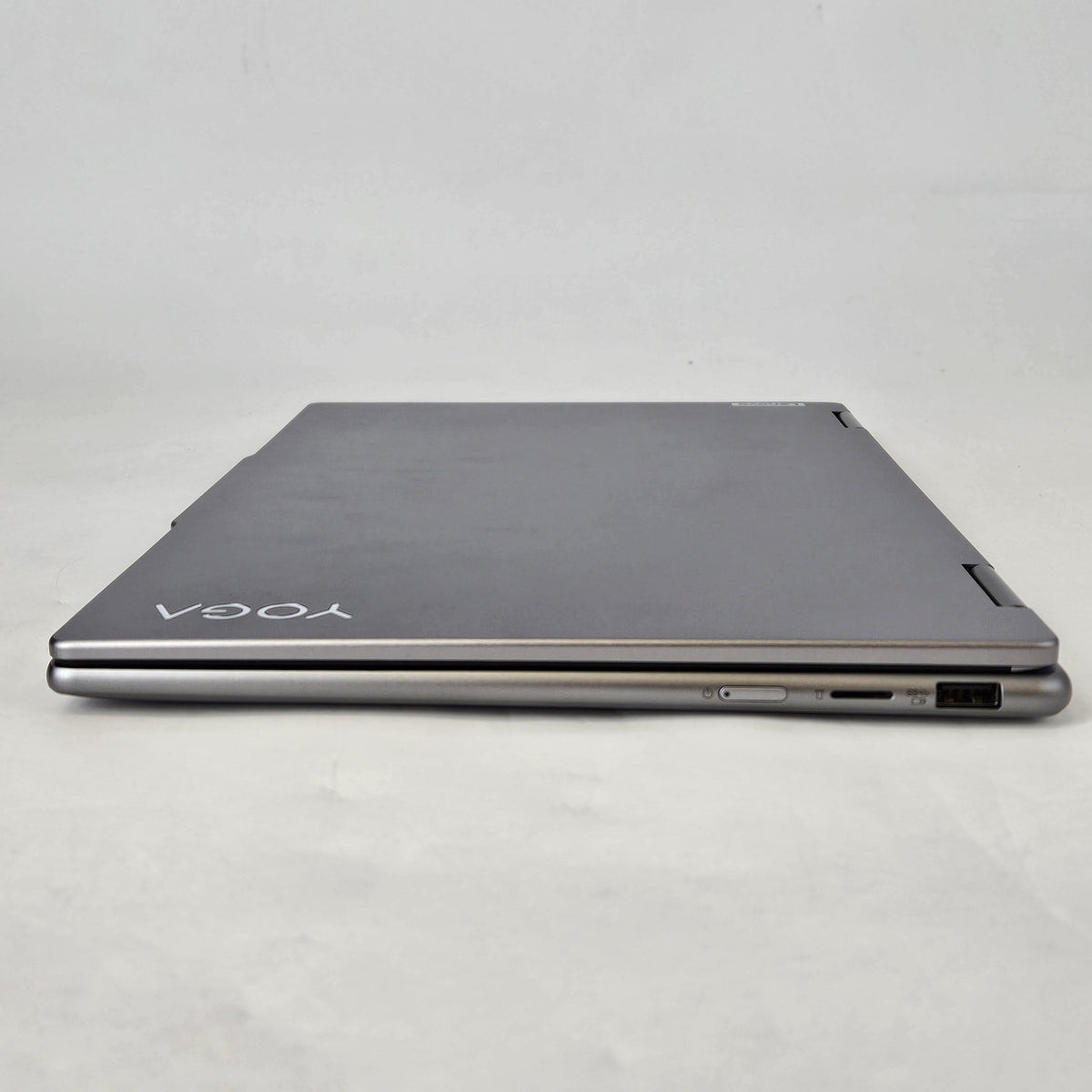 Lenovo Yoga 7 14 Gray 3.3 GHz AMD Ryzen 7 8840HS 16GB RAM 1TB Solid State Drive