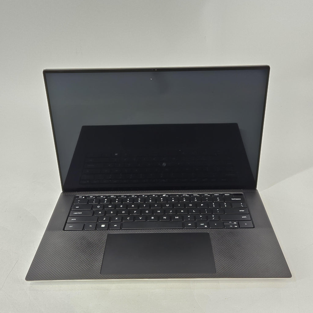 Dell XPS 15 9520 Silver 2.5 GHz Intel Core i9 12th Gen. 16GB RAM 1TB Solid State Drive NVIDIA GeForce RTX 3050 Ti 4 GB