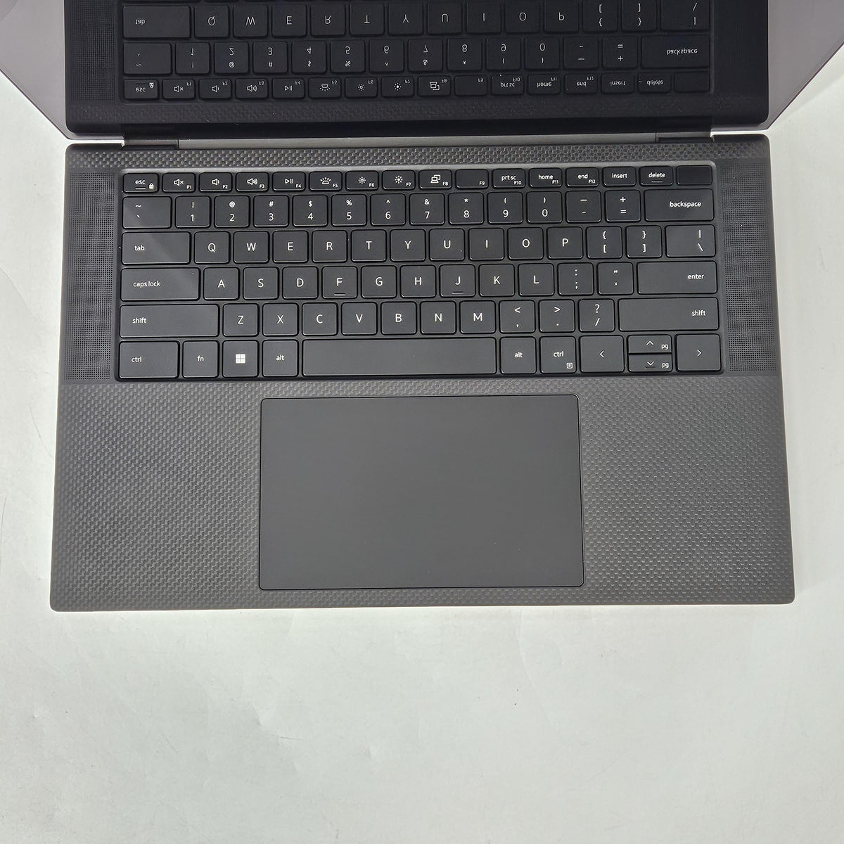 Dell XPS 15 9520 Silver 2.5 GHz Intel Core i9 12th Gen. 16GB RAM 1TB Solid State Drive NVIDIA GeForce RTX 3050 Ti 4 GB