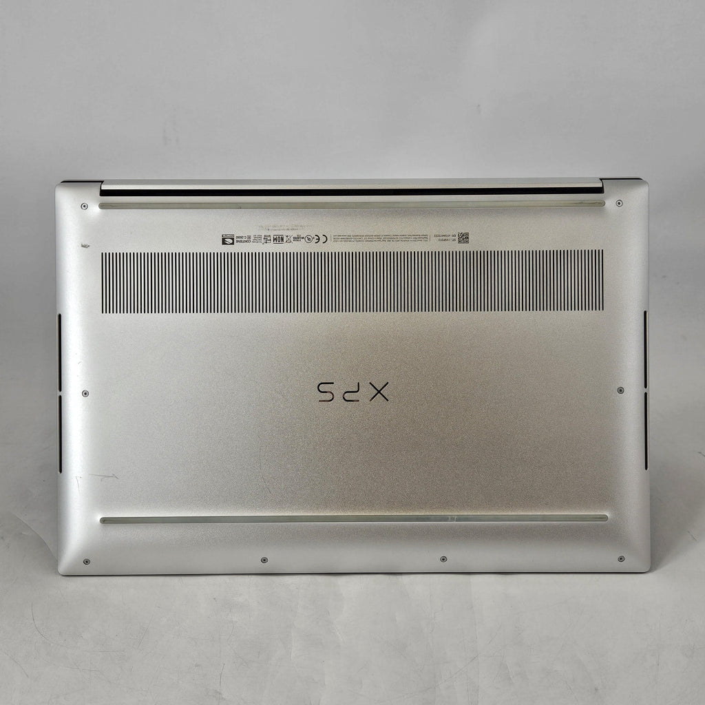 Dell XPS 15 9520 Silver 2.5 GHz Intel Core i9 12th Gen. 16GB RAM 1TB Solid State Drive NVIDIA GeForce RTX 3050 Ti 4 GB