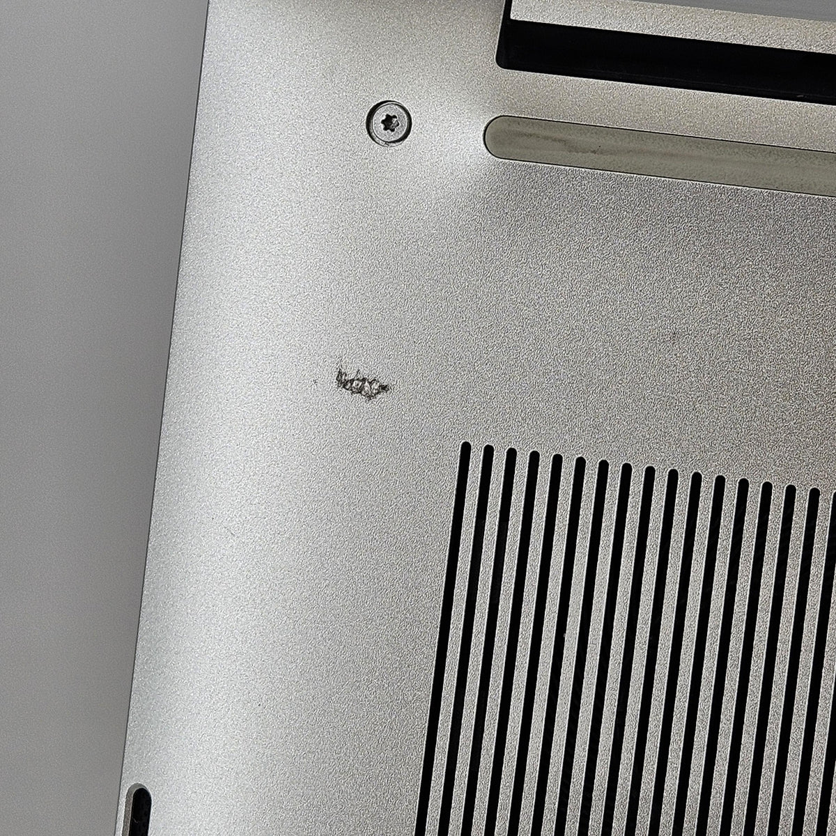 Dell XPS 15 9520 Silver 2.5 GHz Intel Core i9 12th Gen. 16GB RAM 1TB Solid State Drive NVIDIA GeForce RTX 3050 Ti 4 GB