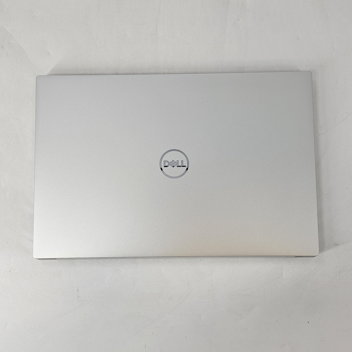 Dell XPS 15 9520 Silver 2.5 GHz Intel Core i9 12th Gen. 16GB RAM 1TB Solid State Drive NVIDIA GeForce RTX 3050 Ti 4 GB