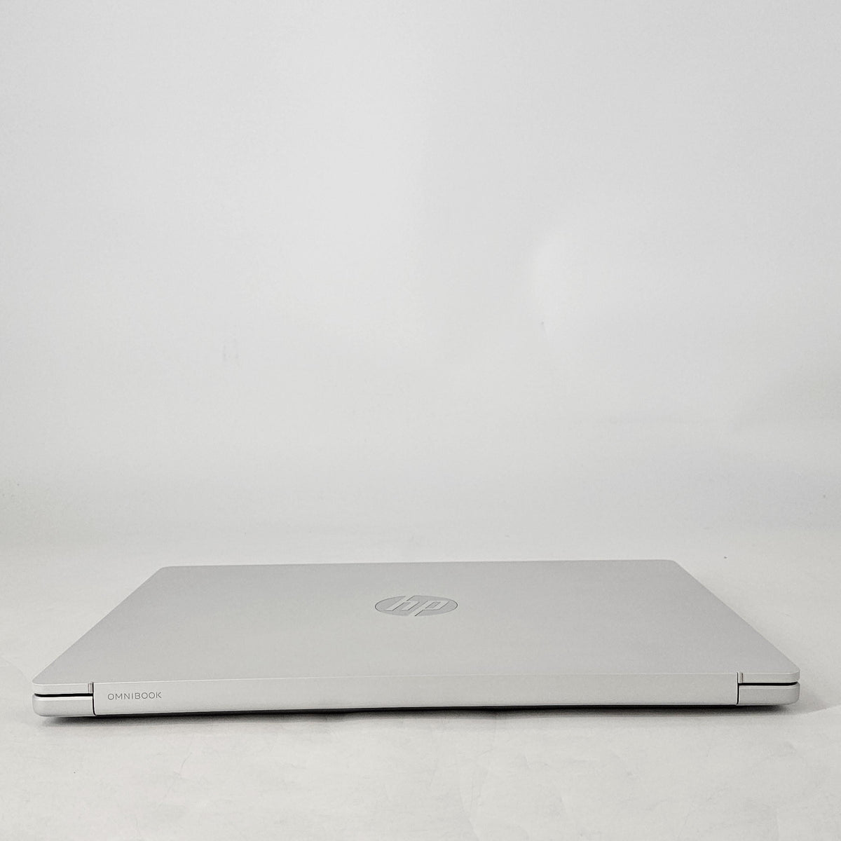 HP OmniBook 3 15.6 Glacier Silver 2.8 GHz AMD Ryzen 5 40 8GB RAM 256GB Solid State Drive