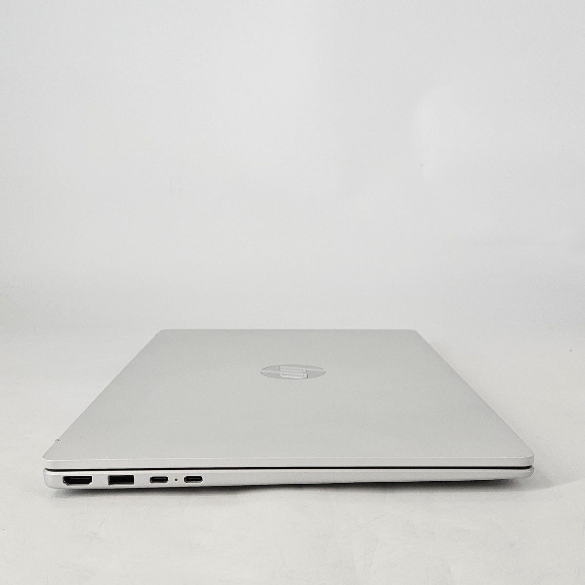 HP OmniBook 3 15.6 Glacier Silver 2.8 GHz AMD Ryzen 5 40 8GB RAM 256GB Solid State Drive