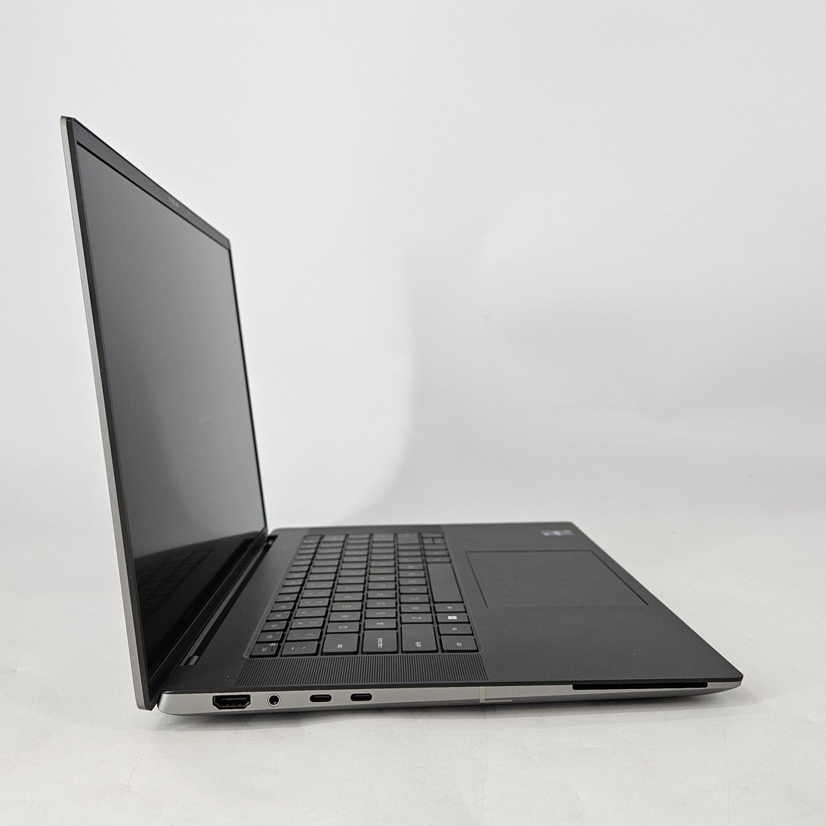 Precision 5680 16 Gray 2.6 GHz Intel Core i9 13th Gen. 64GB RAM 1TB Solid State Drive NVIDIA RTX 3500 Ada 12 GB