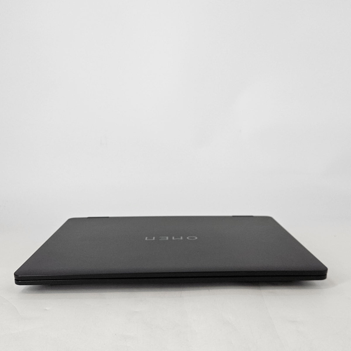 HP Omen 16 Black 2.0 GHz AMD Ryzen AI 7 350 16GB RAM 1TB Solid State Drive NVIDIA GeForce RTX 5060 8 GB