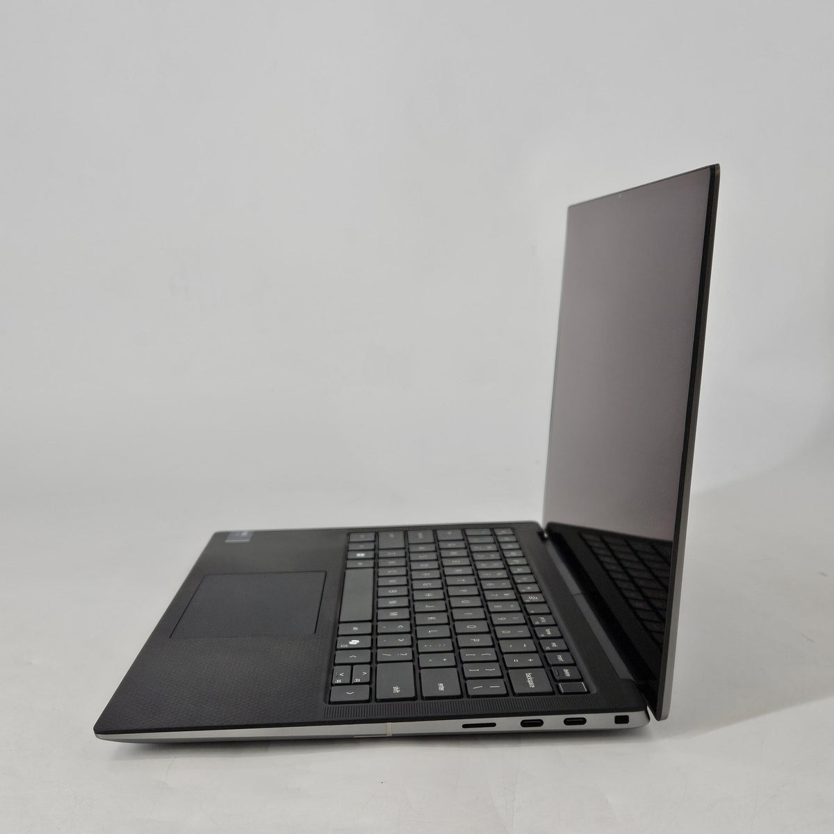 Dell Precision 5490 14 Gray 3.8 GHz Intel Core Ultra 7 32GB RAM 512GB Solid State Drive NVIDIA RTX 1000 Ada 6 GB