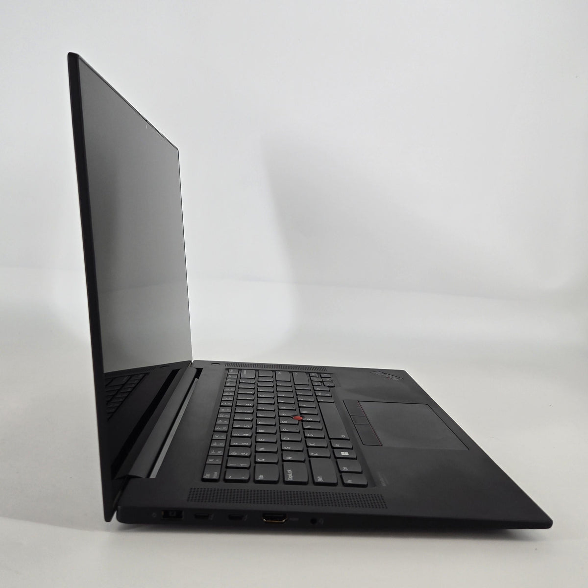 Lenovo ThinkPad P1 Gen 5 16 2022 Black 2.3 GHz Intel Core i7 12th Gen. 8GB RAM 256GB Solid State Drive NVIDIA RTX A1000 4 GB