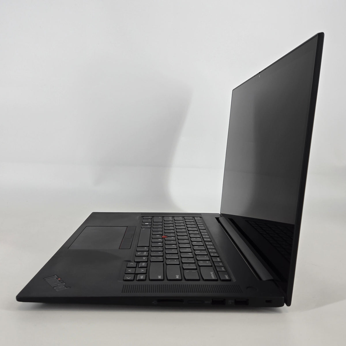 Lenovo ThinkPad P1 Gen 5 16 2022 Black 2.3 GHz Intel Core i7 12th Gen. 8GB RAM 256GB Solid State Drive NVIDIA RTX A1000 4 GB