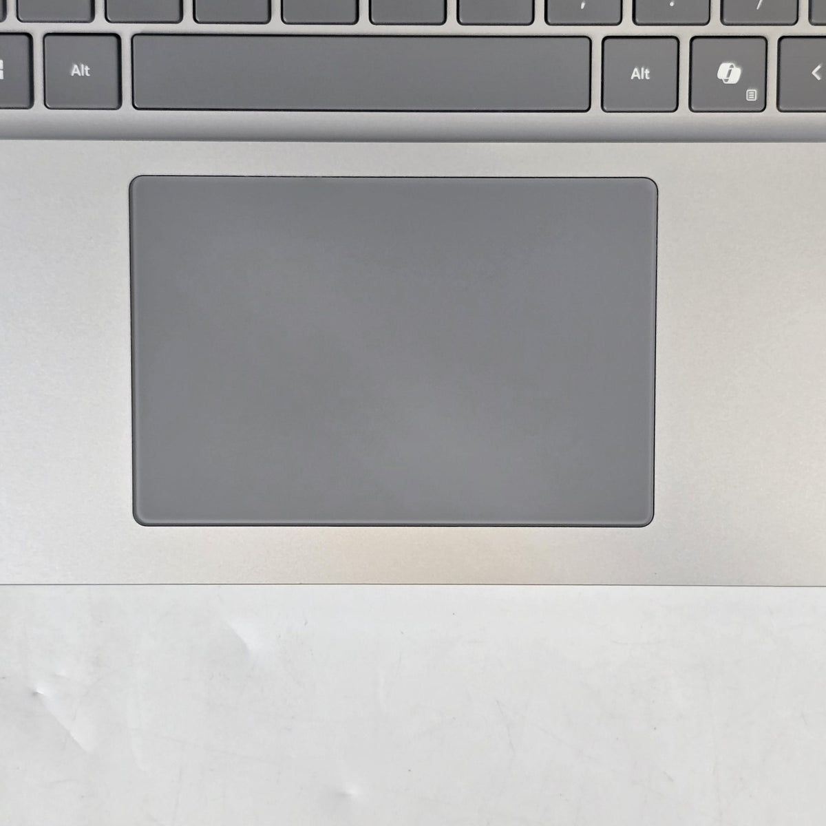 Microsoft Surface Laptop 6 13.5 Platinum 3.6 GHz Intel Core Ultra 5 16GB RAM 256GB Solid State Drive