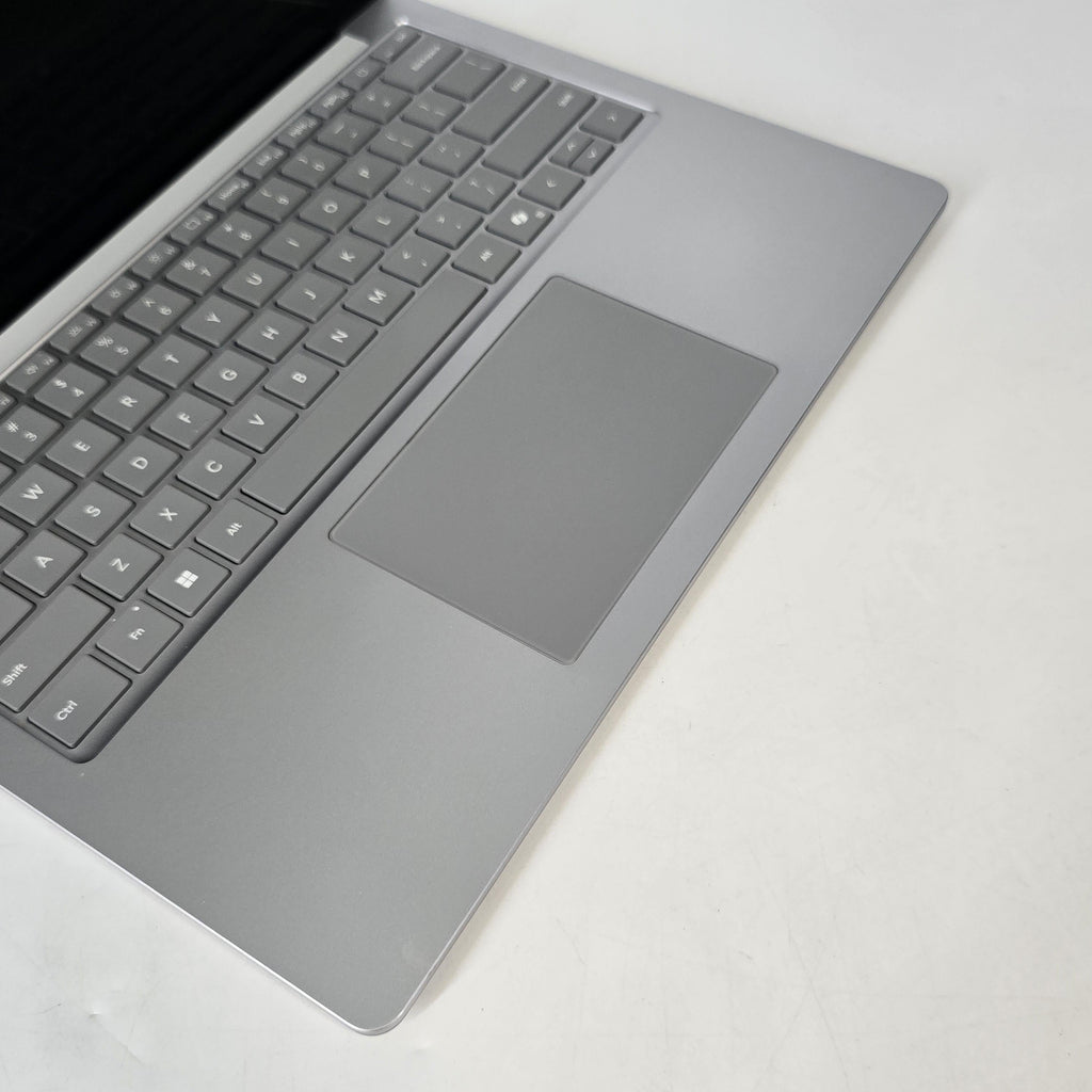Microsoft Surface Laptop 6 13.5 Platinum 3.6 GHz Intel Core Ultra 5 16GB RAM 256GB Solid State Drive