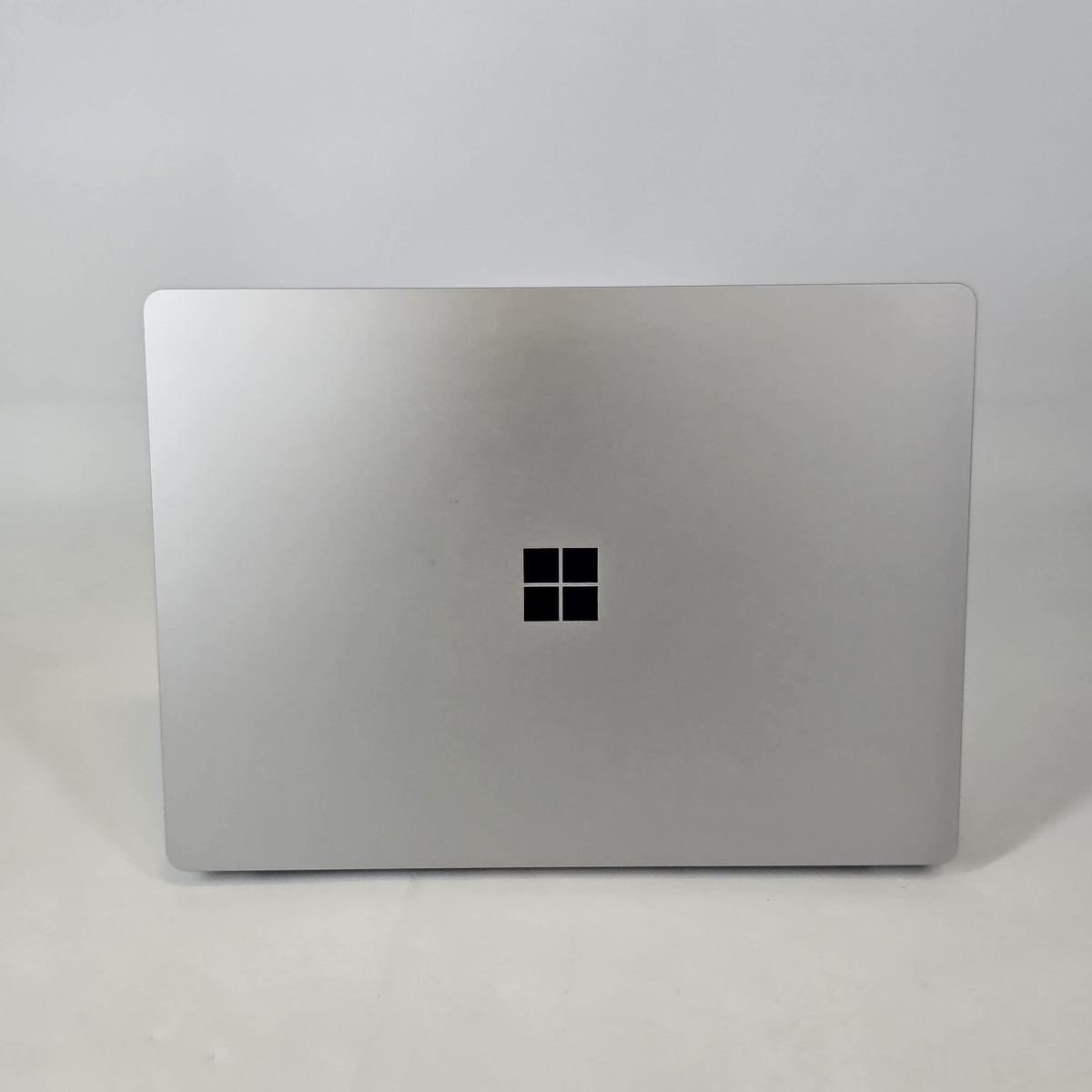 Microsoft Surface Laptop 6 13.5 Platinum 3.6 GHz Intel Core Ultra 5 16GB RAM 256GB Solid State Drive