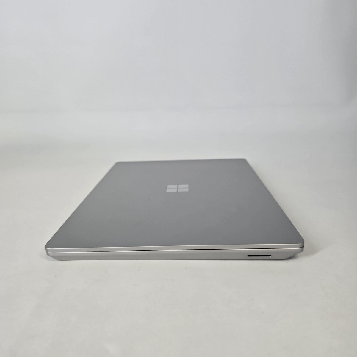 Microsoft Surface Laptop 6 13.5 Platinum 3.6 GHz Intel Core Ultra 5 16GB RAM 256GB Solid State Drive