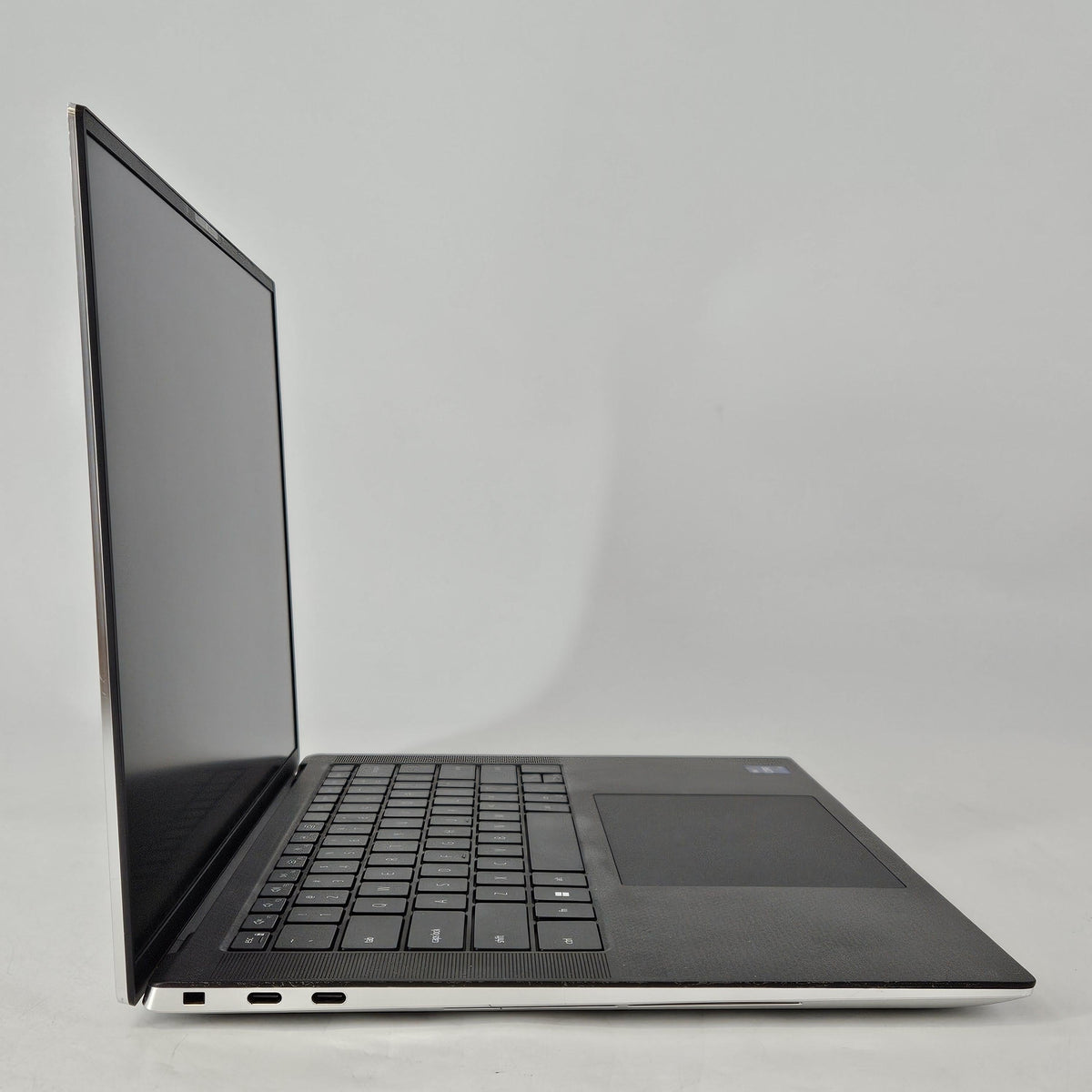Dell XPS 15 9510 Silver 2.5 GHz Intel Core i9 11th Gen. 32GB RAM 1TB Solid State Drive NVIDIA GeForce RTX 3050 Ti 4 GB