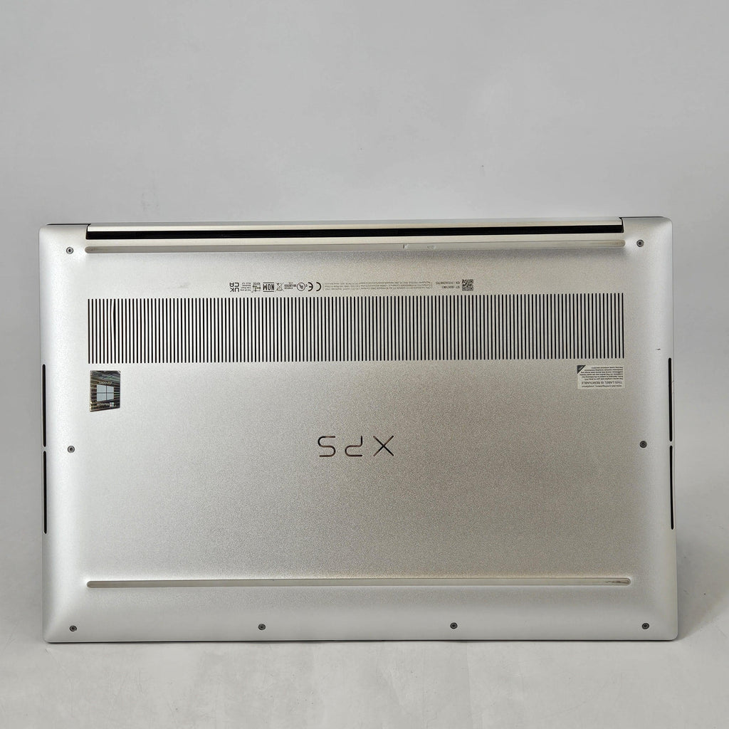 Dell XPS 15 9510 Silver 2.5 GHz Intel Core i9 11th Gen. 32GB RAM 1TB Solid State Drive NVIDIA GeForce RTX 3050 Ti 4 GB