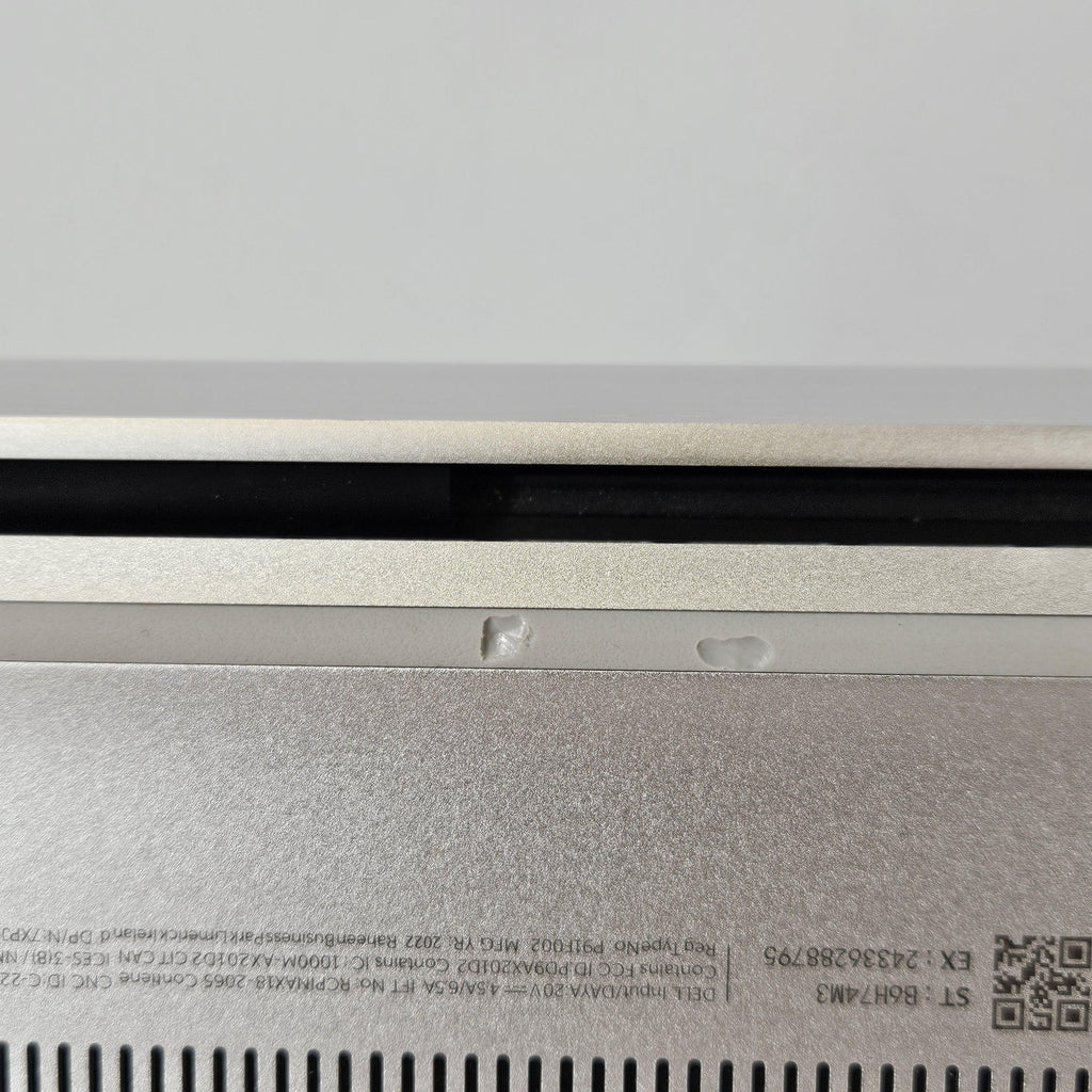 Dell XPS 15 9510 Silver 2.5 GHz Intel Core i9 11th Gen. 32GB RAM 1TB Solid State Drive NVIDIA GeForce RTX 3050 Ti 4 GB