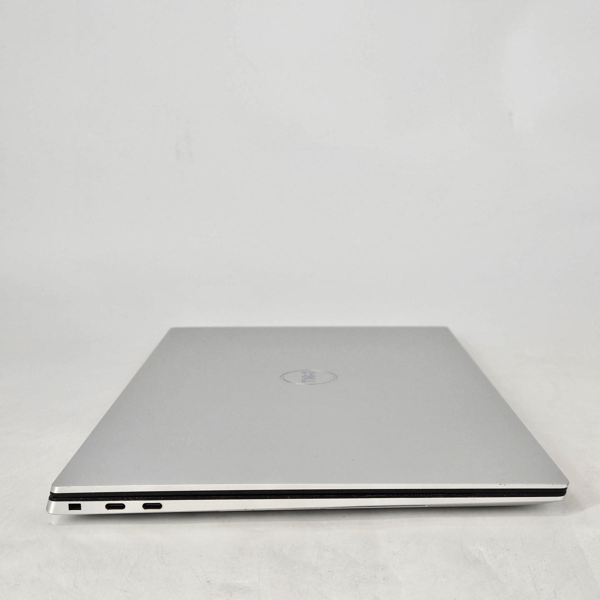 Dell XPS 15 9510 Silver 2.5 GHz Intel Core i9 11th Gen. 32GB RAM 1TB Solid State Drive NVIDIA GeForce RTX 3050 Ti 4 GB