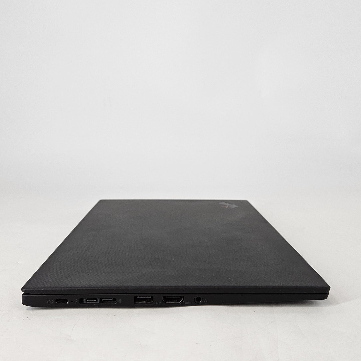 Lenovo ThinkPad X1 Carbon Gen 7 14 Black 1.8 GHz Intel Core i7 10th Gen. 16GB RAM 1TB Solid State Drive
